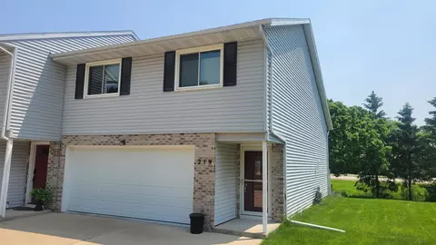 219 Broadway Dr, Sun Prairie, WI 53590