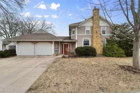 1345 Blue Mounds St, Black Earth, WI 53515