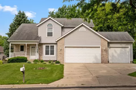 1101 Starlight Ln, Cottage Grove, WI 53527
