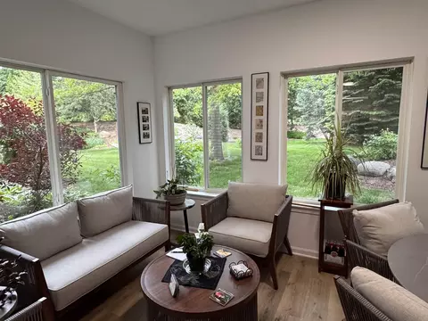 65 Cherokee Cir #102, Madison, WI 53704
