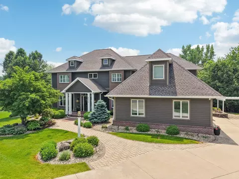 5570 Surrey Ln, Waunakee, WI 53597