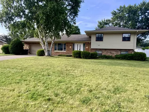 874 E Petunia Ln, Beloit, WI 53511
