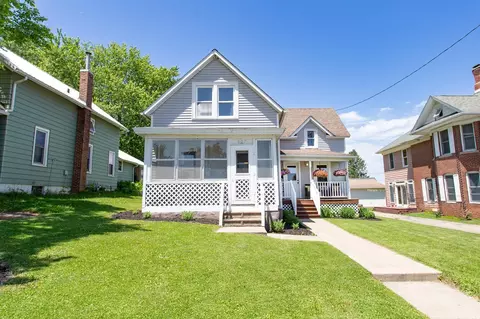 607 S Main St, Blanchardville, WI 53516