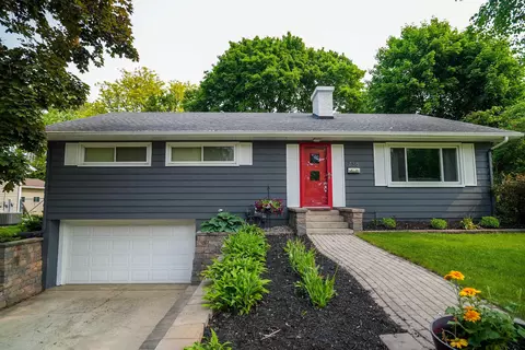 738 Kelly St, Sun Prairie, WI 53590