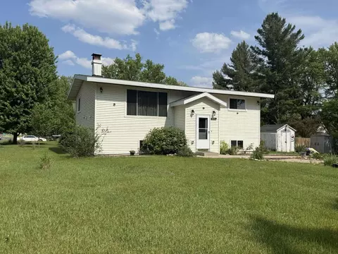 100 Raymond St, Friendship, WI 53934