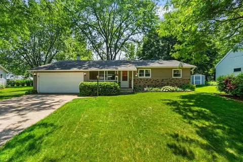 5723 Richmond Dr, Fitchburg, WI 53719