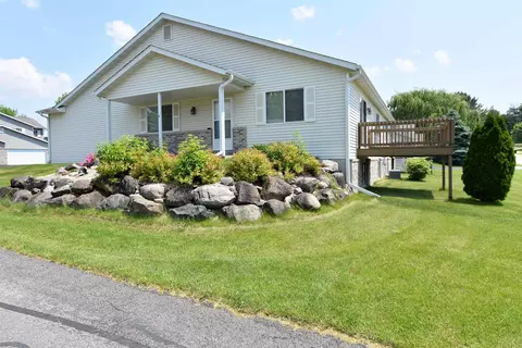 113 Mallard Cir, Beaver Dam, WI 53916
