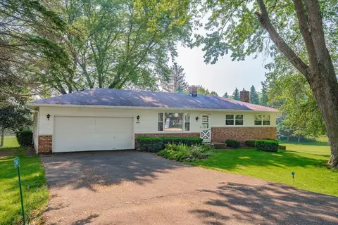 2046 Alice Pauline Dr, Oregon, WI 53575