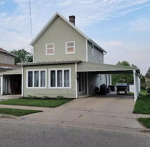 725 Siemers St, Platteville, WI 53818
