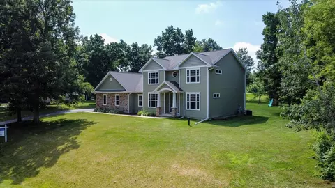 2727 Nadene Rd, Cottage Grove, WI 53527