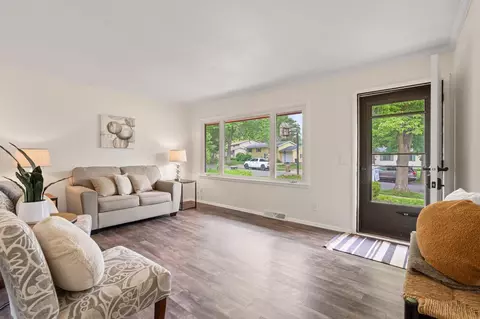 5905 Mayhill Dr, Madison, WI 53711