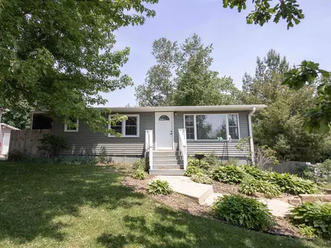 324 W North St, Dodgeville, WI 53533