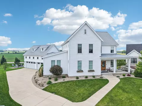 1203 Alice Ct, Waunakee, WI 53597