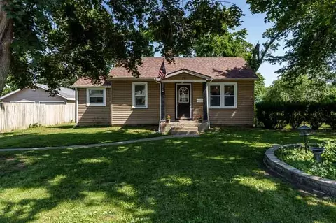 216 Kellogg Ave, Janesville, WI 53546