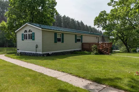 251 Oak St, Oxford, WI 53952