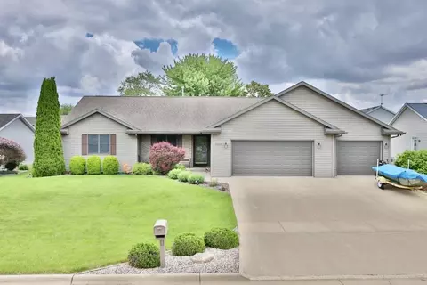 2608 Cross Prairie Dr, Janesville, WI 53546