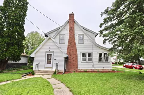 1221 Grace St, Janesville, WI 53545