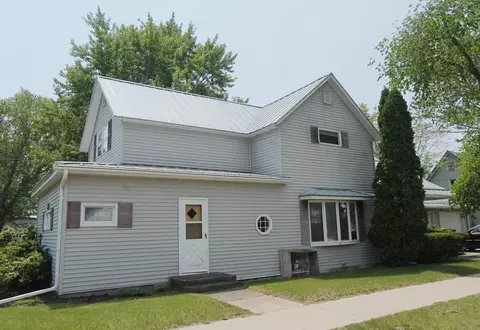 55 Barry St, Montello, WI 53949