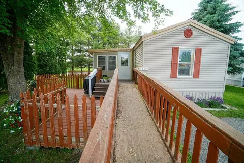 134 Attewell St #54, Mauston, WI 53948