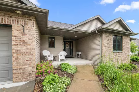 700 Marsh Trl, Beaver Dam, WI 53916