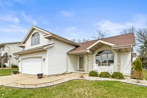 7338 Blue Maple Trl, Madison, WI 53719