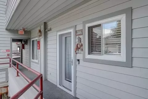 530 E Hiawatha Dr #215, Wisconsin Dells, WI 53965