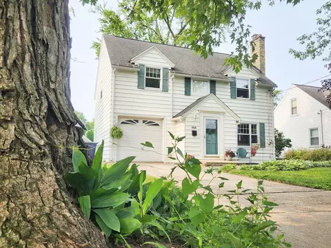 868 Blaine Ave, Janesville, WI 53545