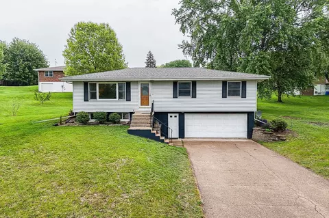 1626 Frederick St, Hazel Green, WI 53811