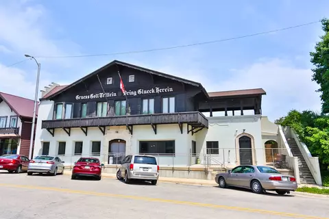 114 2nd St, New Glarus, WI 53574