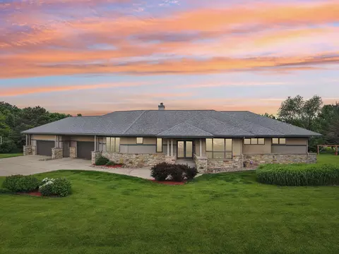 7965 Westhill Cir, Verona, WI 53593