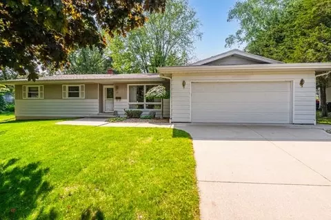 107 Moorland Dr, Markesan, WI 53946