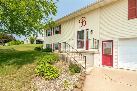 28315 Clary Ln, Richland Center, WI 53581