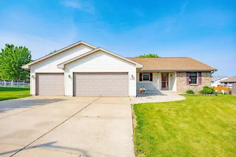 4343 Edgeview Ct, Janesville, WI 53545