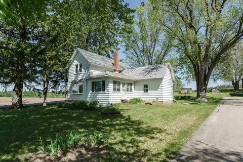 3032 Siggelkow Rd, Mcfarland, WI 53558