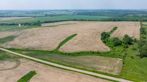 152 Ml Walnut Rd, Darlington, WI 53530