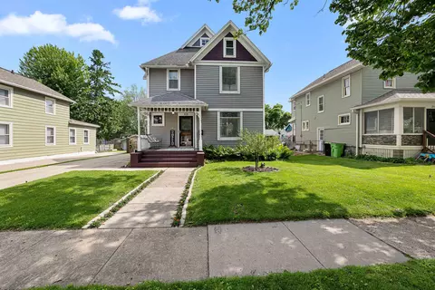 215 Fourth St, Beaver Dam, WI 53916