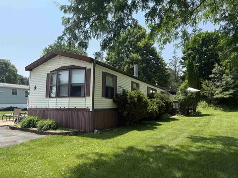 49 Fawn Dr, Baraboo, WI 53913