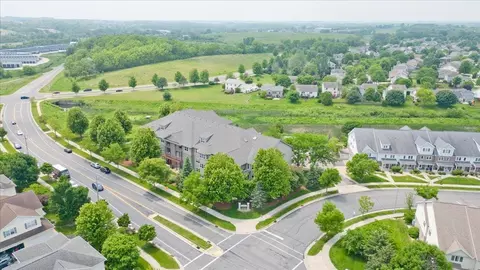 6701 Fairhaven Rd #202, Madison, WI 53719