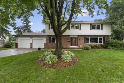 9 Parklawn Pl, Madison, WI 53705
