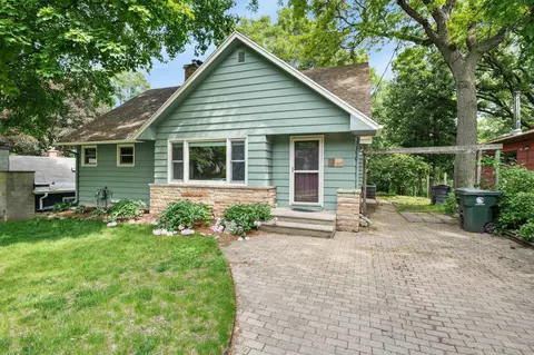 5612 Crestwood Pl, Madison, WI 53705