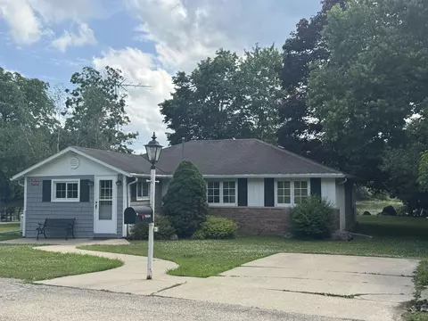 9004 N Rock River Dr, Edgerton, WI 53534