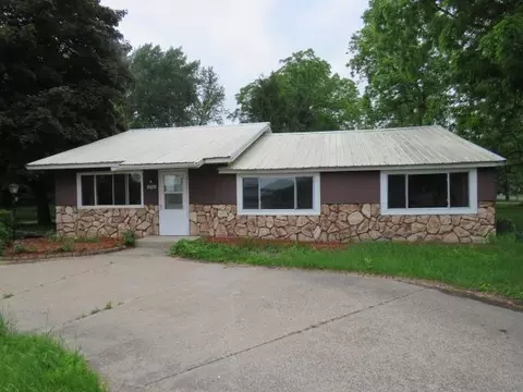 w5910 Lake Street, Packwaukee, WI 53953