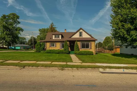 2113 11th Ave, Monroe, WI 53566