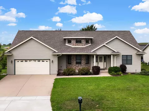 51 S Wyler Dr, Evansville, WI 53536
