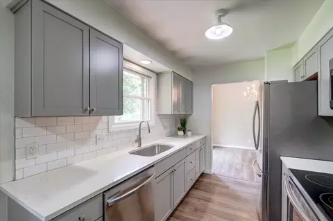 429 Nottingham Rd, Stoughton, WI 53589