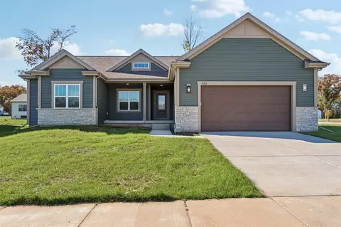 523 Buss Rd, Cottage Grove, WI 53527