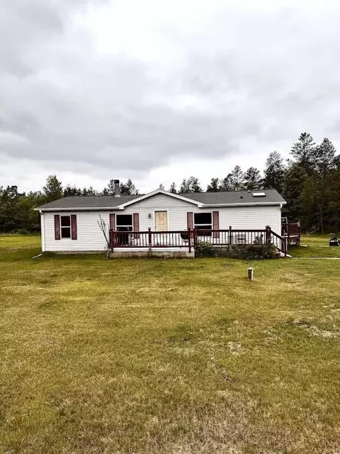 691 Valley Trl, Nekoosa, WI 54457