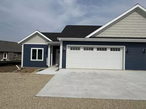 807 Vineyard Ct, Cambridge, WI 53523