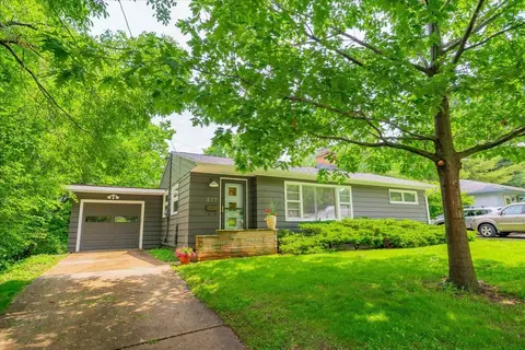 517 Orchard Dr, Madison, WI 53711