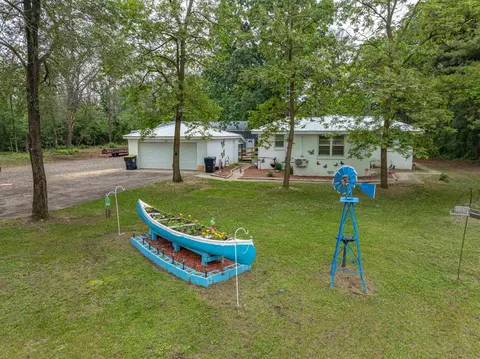 1207 S Main St, Necedah, WI 54646